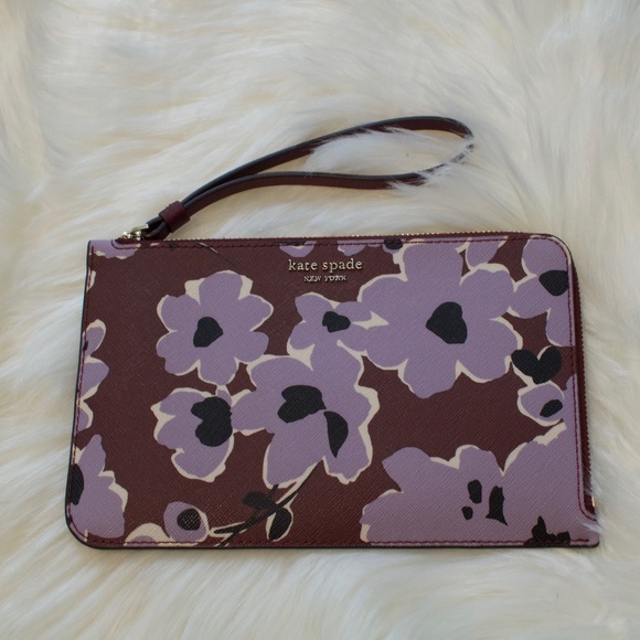 kate spade Handbags - Kate Spade Cameron WildFlower Bouquet Wristlet